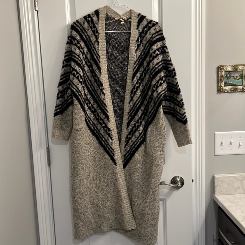 POL Tan & Black Aztec Print Long Cardigan w Pockets Medium